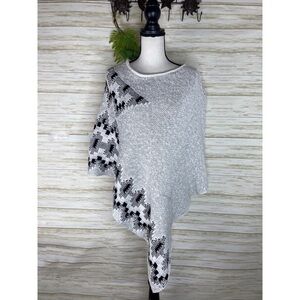 Two Vince Camuto Gray Color Blocked Knit Poncho Tunic